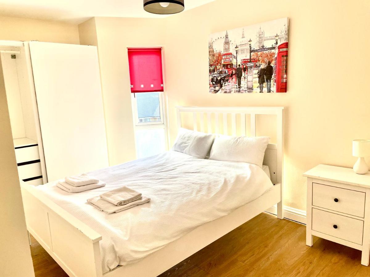 Holiday Flat In Central Slough Near To London Heathrow And Windsor With Free Car Park מראה חיצוני תמונה